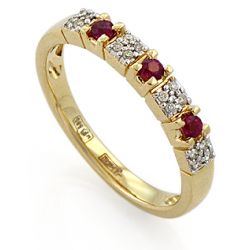 Кольцо золотое с рубинами и бриллиантами