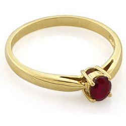 Кольцо золотое с рубином