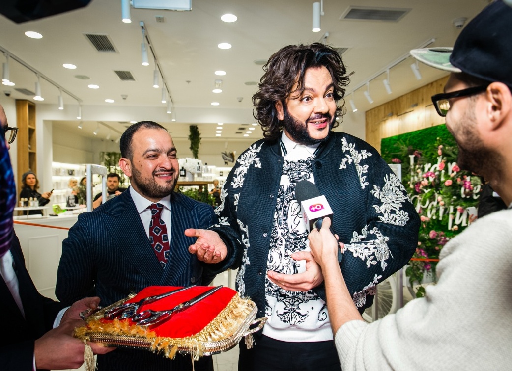 Филипп Киркоров Дарья Повереннова и Анастасия Смирнова встретились на открытии парфюмерного бутика Jardin De Parfums