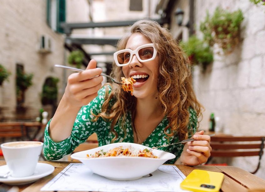 Хачапури с персиком и креветочная рыба с молодым горошком топ-5 блюд которые стоит попробовать этим летом