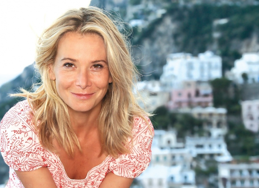 Юлия Высоцкая открывает клуб